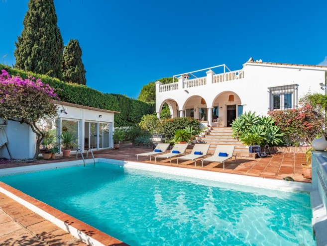 Villa for sale in Nueva Andalucía, Marbella