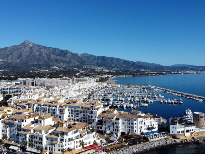Apartment for sale in Puerto Banús, Marbella