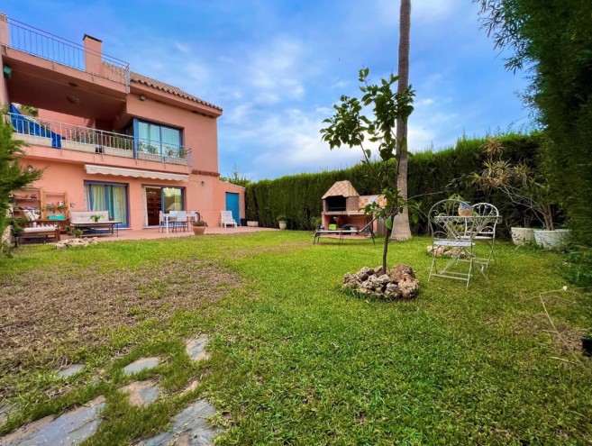 Maison Jumelée for sale in Nueva Andalucía, Marbella
