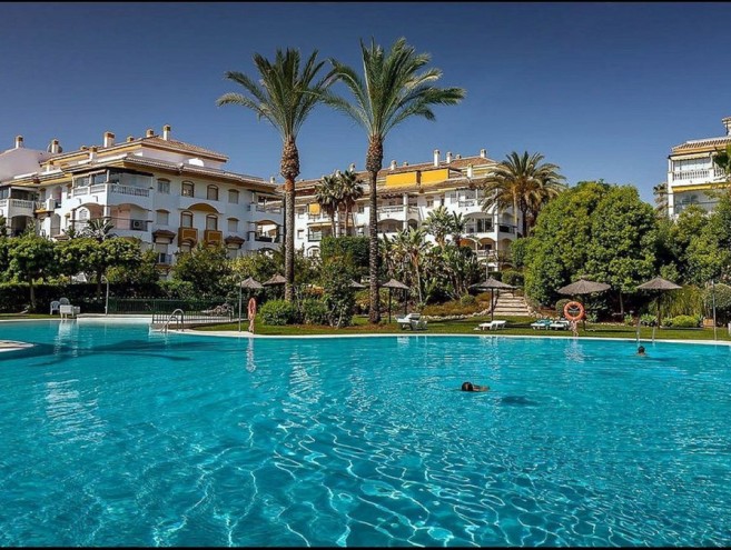 Apartamento for sale in Nueva Andalucía, Marbella