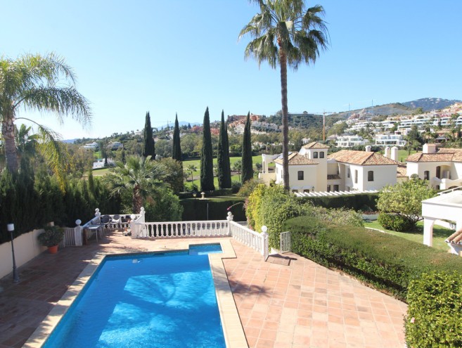 Villa for sale in Nueva Andalucía, Marbella