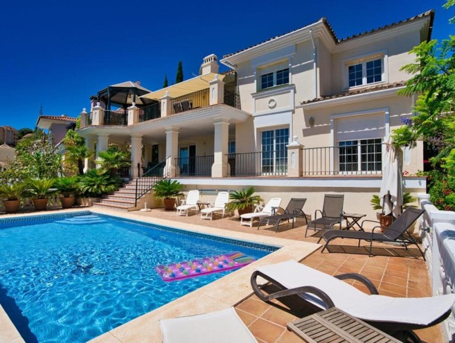 Villa for sale in Elviria, Marbella