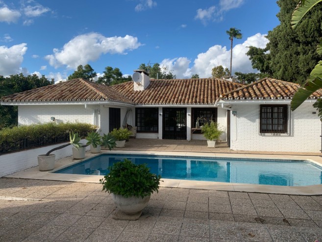 Villa for sale in Guadalmina Alta, Marbella