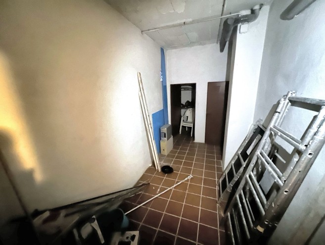 Comercial for sale in Nueva Andalucía, Marbella