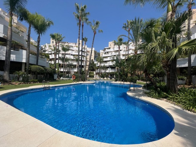 Apartment for sale in Nueva Andalucía, Marbella