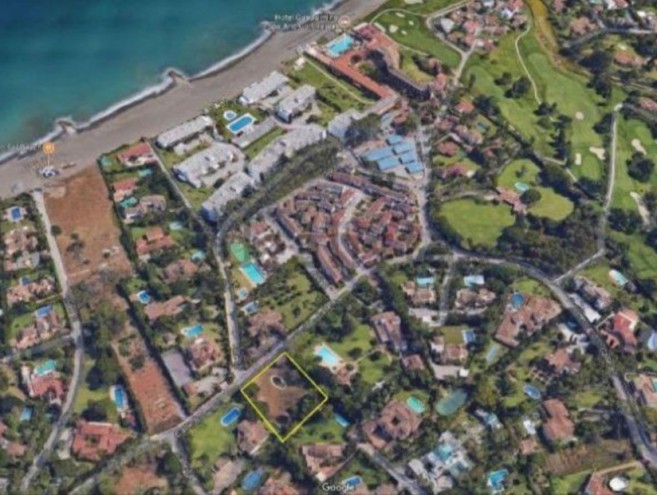 Terreno for sale in Guadalmina Baja, Marbella