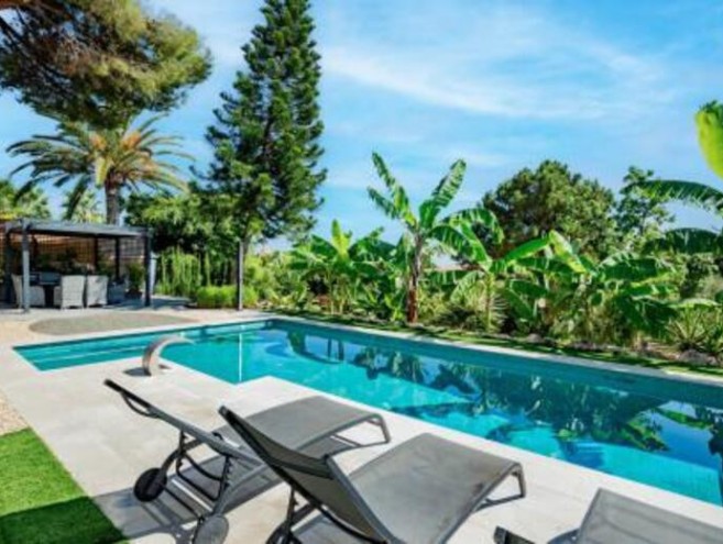 Villa for sale in Elviria, Marbella