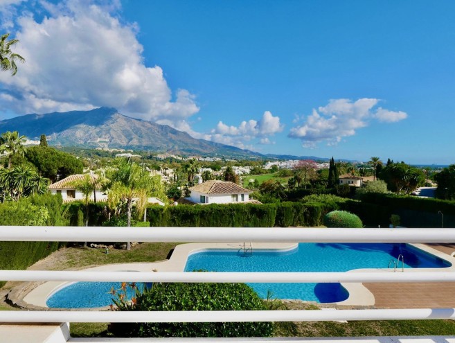 Apartamento for sale in Nueva Andalucía, Marbella