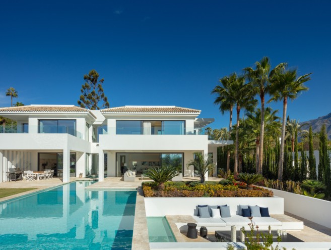 Villa for sale in Nueva Andalucía, Marbella