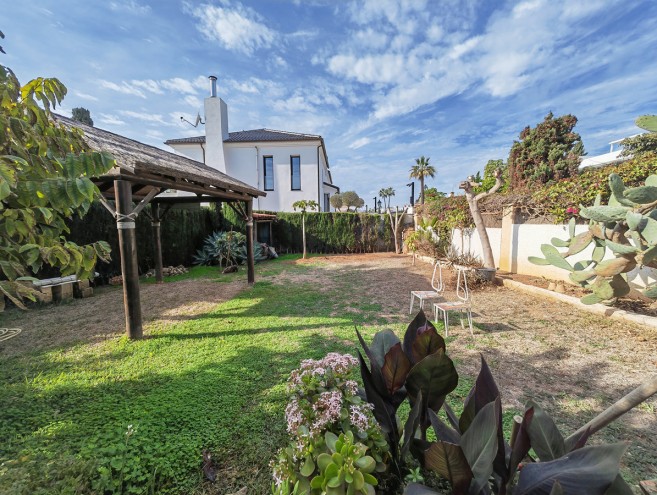 Villa for sale in The Golden Mile, Marbella