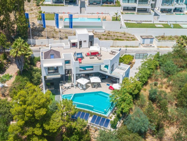 Villa for sale in La Quinta, Marbella
