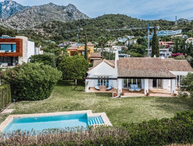 Villa for sale in Sierra Blanca, Marbella