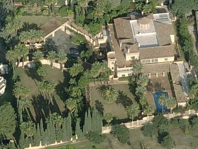 Villa for sale in Nueva Andalucía, Marbella