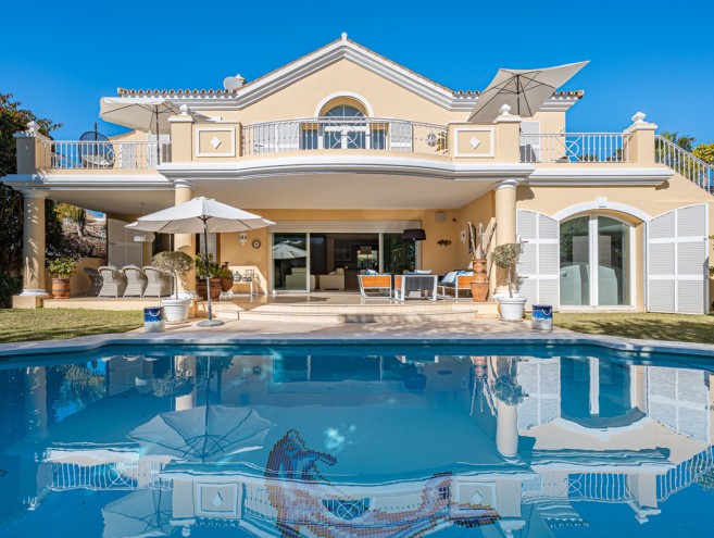 Villa for sale in The Golden Mile, Marbella