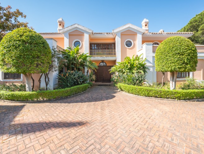 Villa for sale in The Golden Mile, Marbella