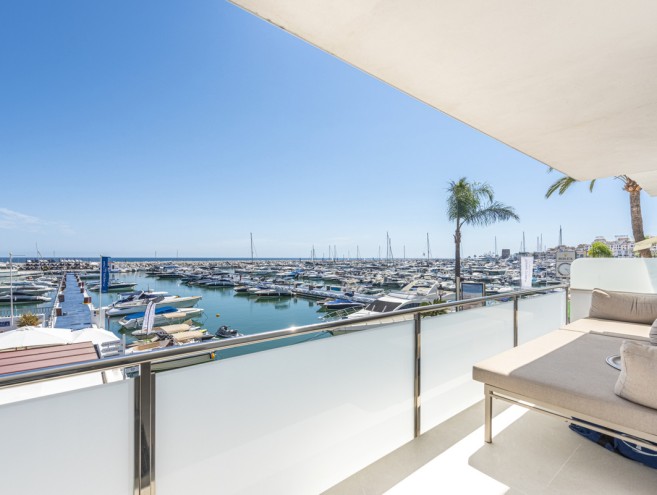 Apartment for sale in Puerto Banús, Marbella