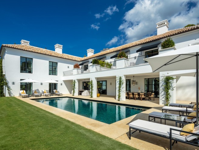 Villa for sale in The Golden Mile, Marbella