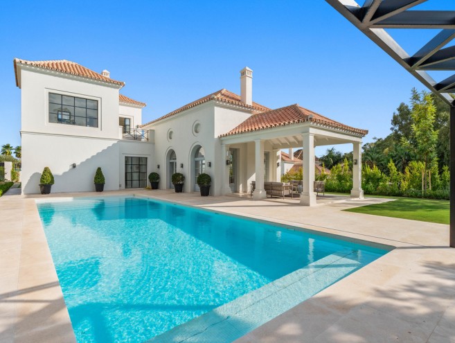 Villa for sale in Nueva Andalucía, Marbella