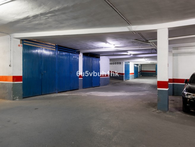 Commercial for sale in Nueva Andalucía, Marbella