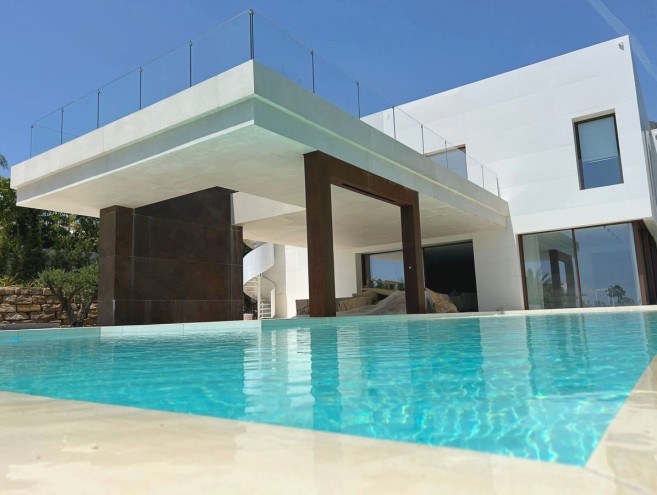 Villa for sale in Sierra Blanca, Marbella