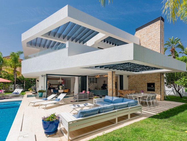 Villa for sale in Nueva Andalucía, Marbella