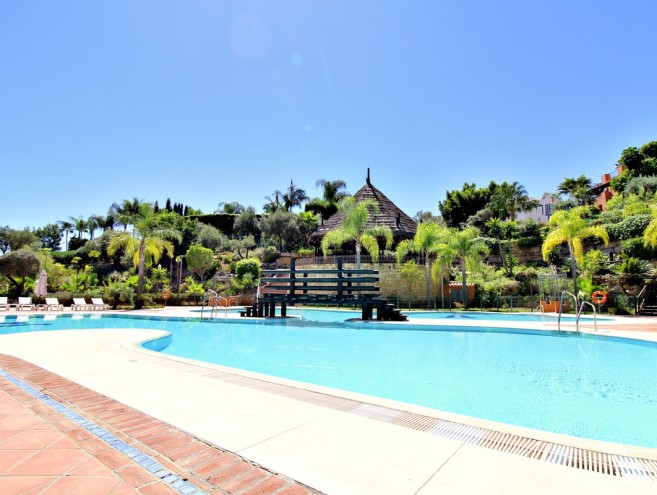 Apartment for sale in Nueva Andalucía, Marbella