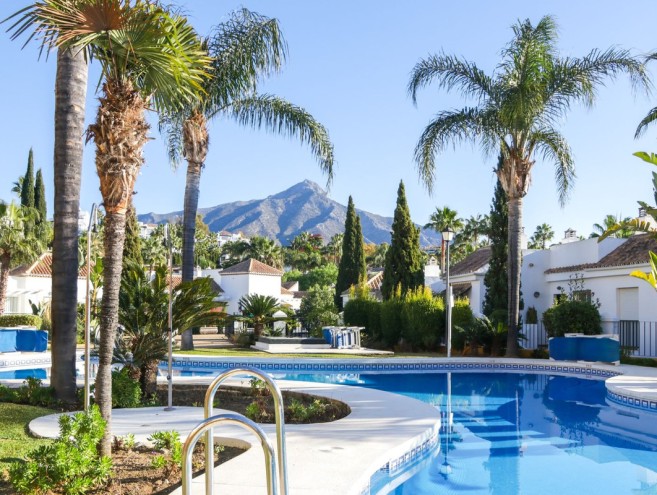 Apartamento for sale in Nueva Andalucía, Marbella