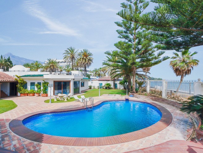 Villa for sale in The Golden Mile, Marbella