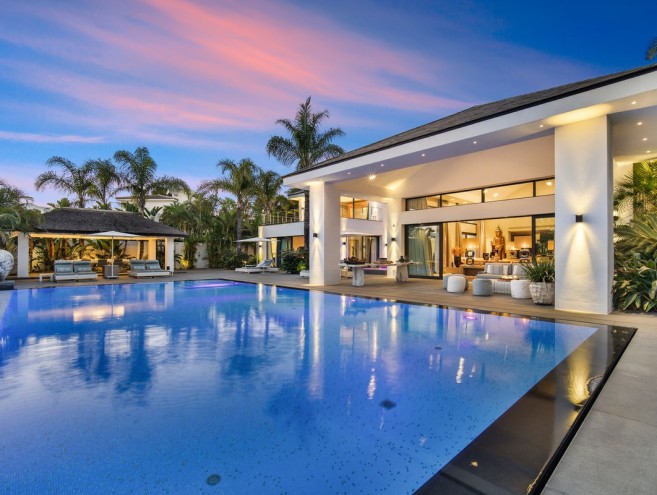 Villa for sale in Los Monteros, Marbella