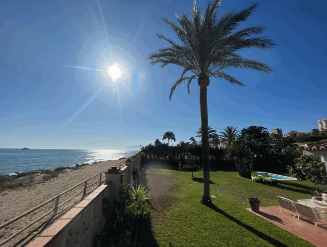 Villa for sale in Elviria, Marbella