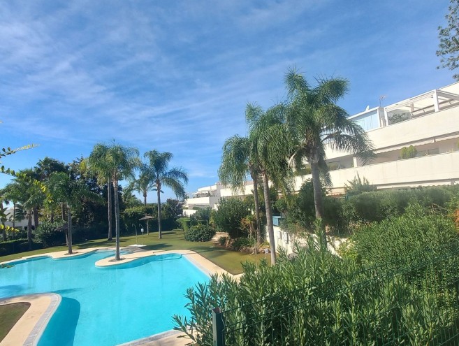 Apartment for sale in Nueva Andalucía, Marbella