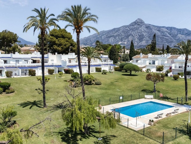 Apartment for sale in Nueva Andalucía, Marbella