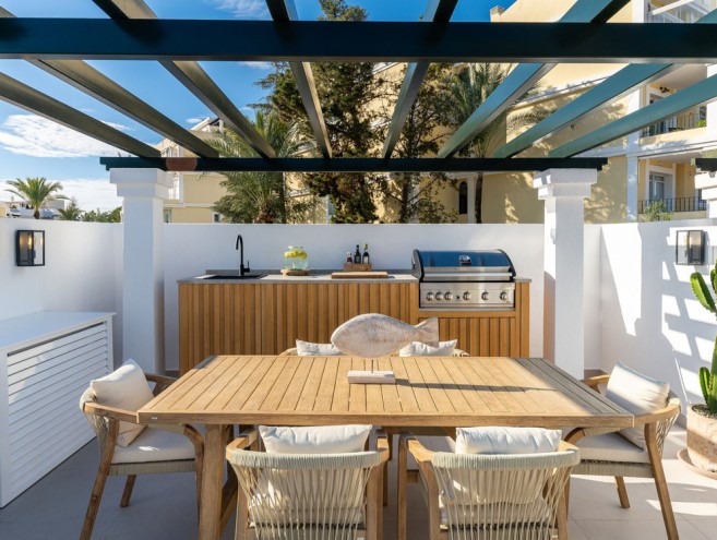 Villa for sale in Nueva Andalucía, Marbella