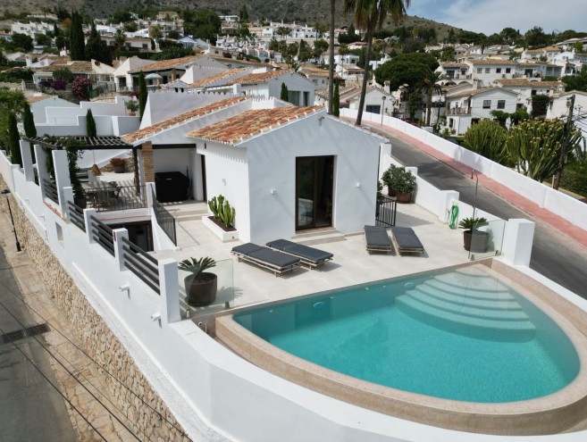 Villa for sale in La Capellania, Marbella