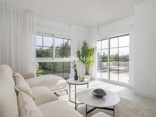 Apartment for sale in Nueva Andalucía, Marbella