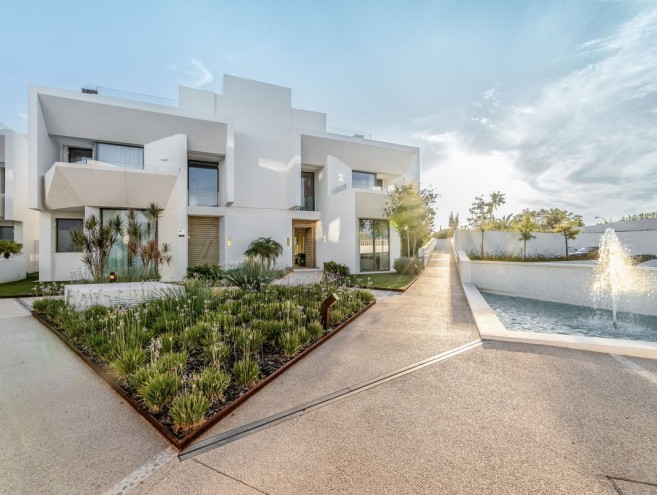 Villa for sale in Nueva Andalucía, Marbella