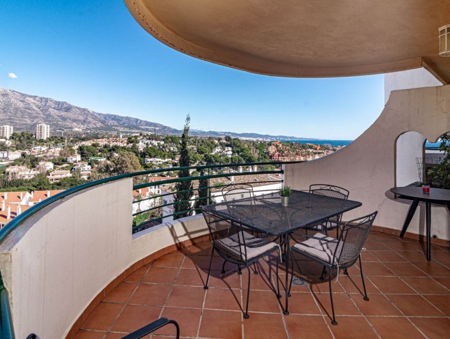 Apartment for sale in Nueva Andalucía, Marbella