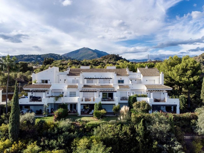 Apartment for sale in Nueva Andalucía, Marbella