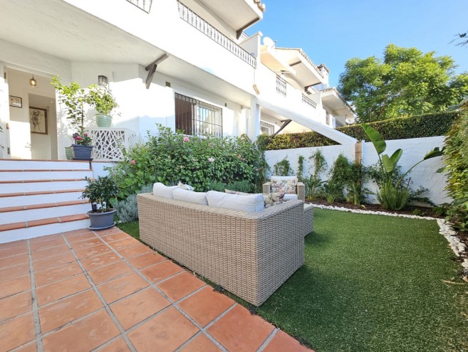 Townhouse for sale in Nueva Andalucía, Marbella