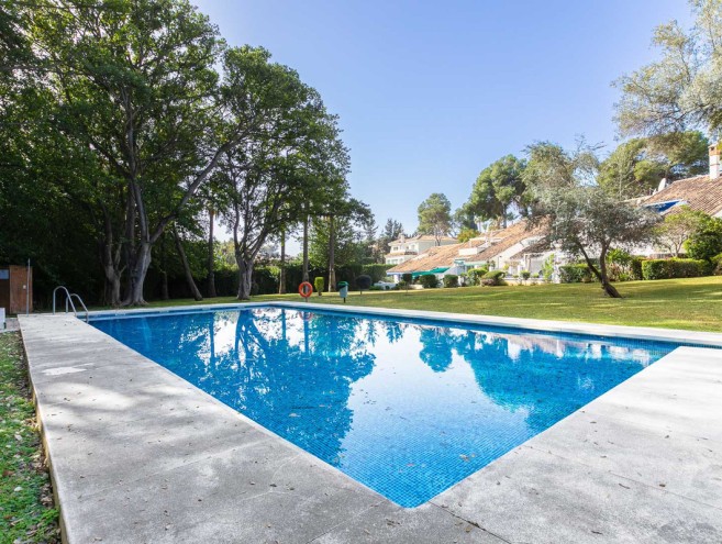 Townhouse for sale in Nueva Andalucía, Marbella