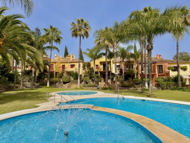 Unifamiliar for sale in The Golden Mile, Marbella
