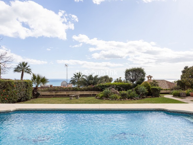 Villa for sale in La Capellania, Marbella