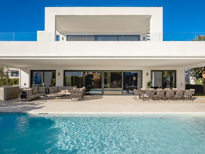 Villa for sale in Nueva Andalucía, Marbella