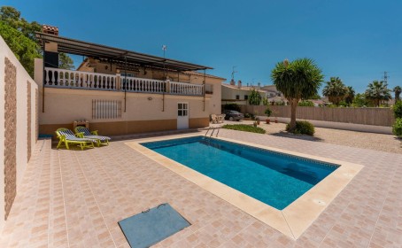 Villa for sale in , Ardales