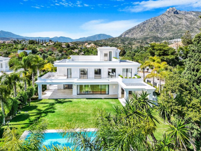 Villa for sale in The Golden Mile, Marbella