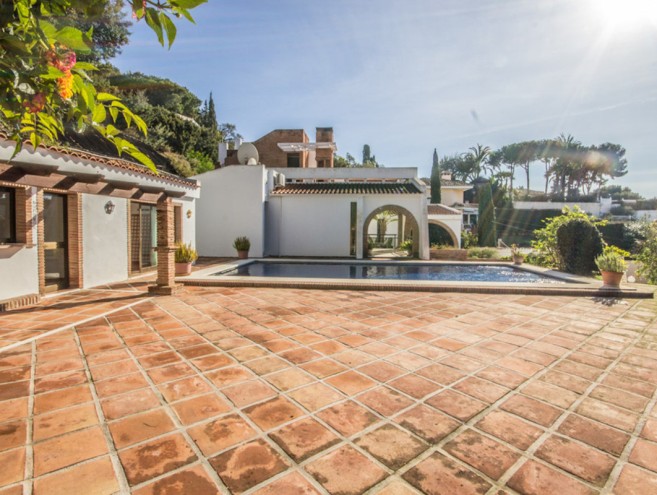 Villa for sale in Elviria, Marbella