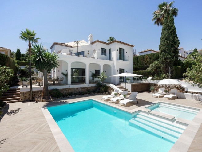 Villa for sale in Nueva Andalucía, Marbella