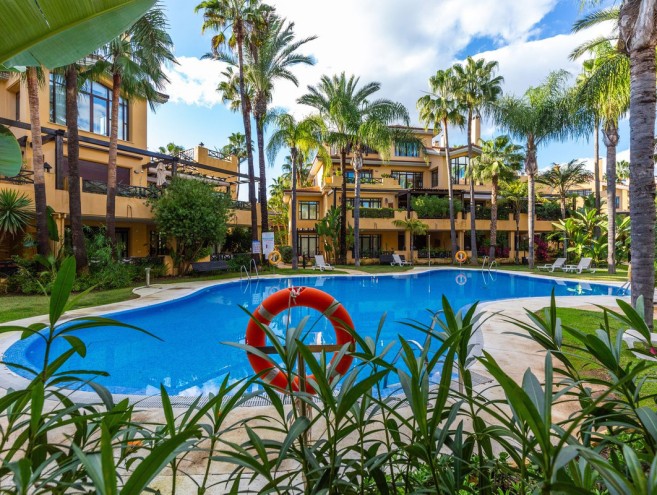 Apartment for sale in Puerto Banús, Marbella