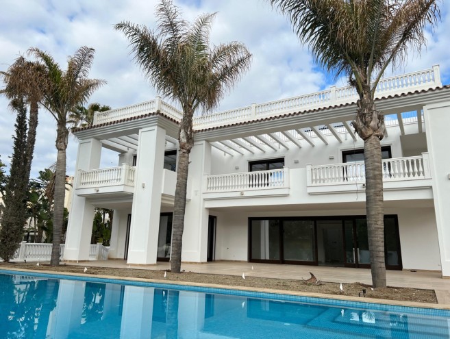 Villa for sale in Guadalmina Baja, Marbella