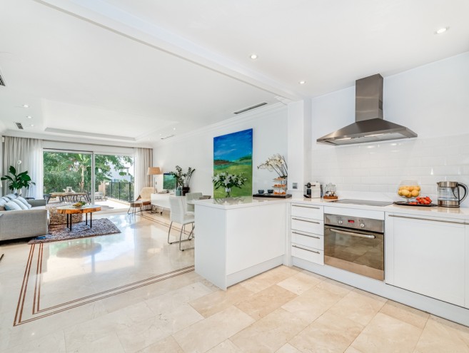 Apartment for sale in Nueva Andalucía, Marbella